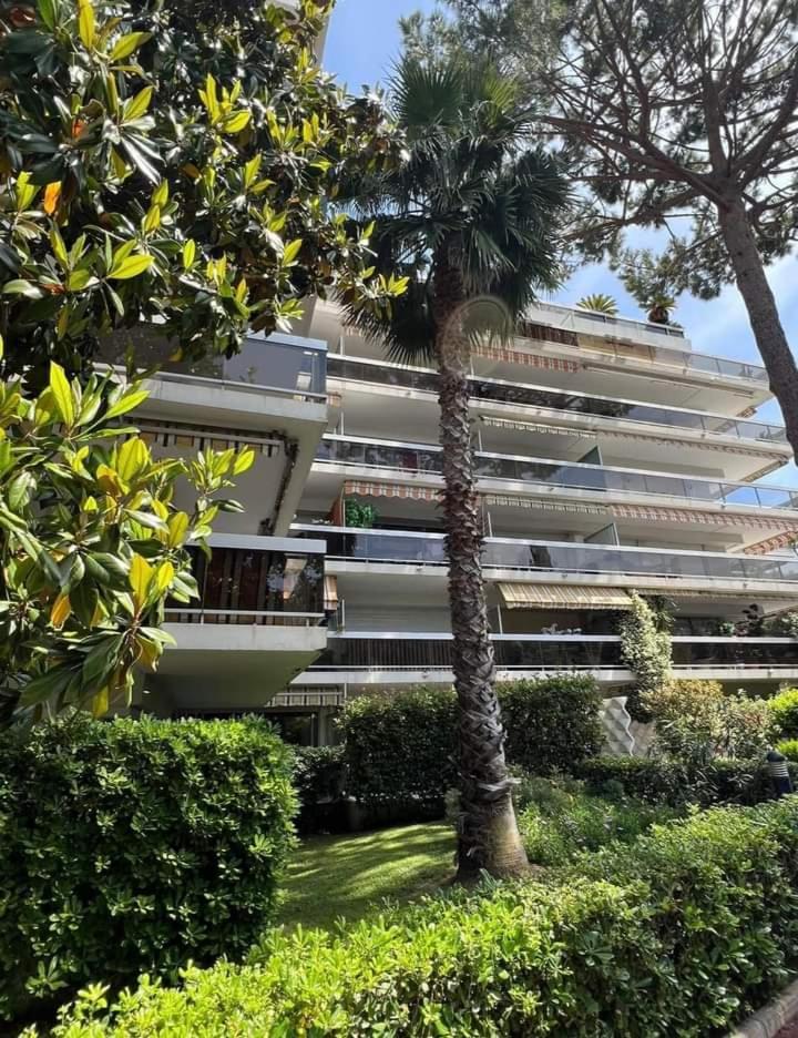 Juan Les Pins Tanit Studio Climatise Vue Sur Mer Piscine Antibes Exteriör bild