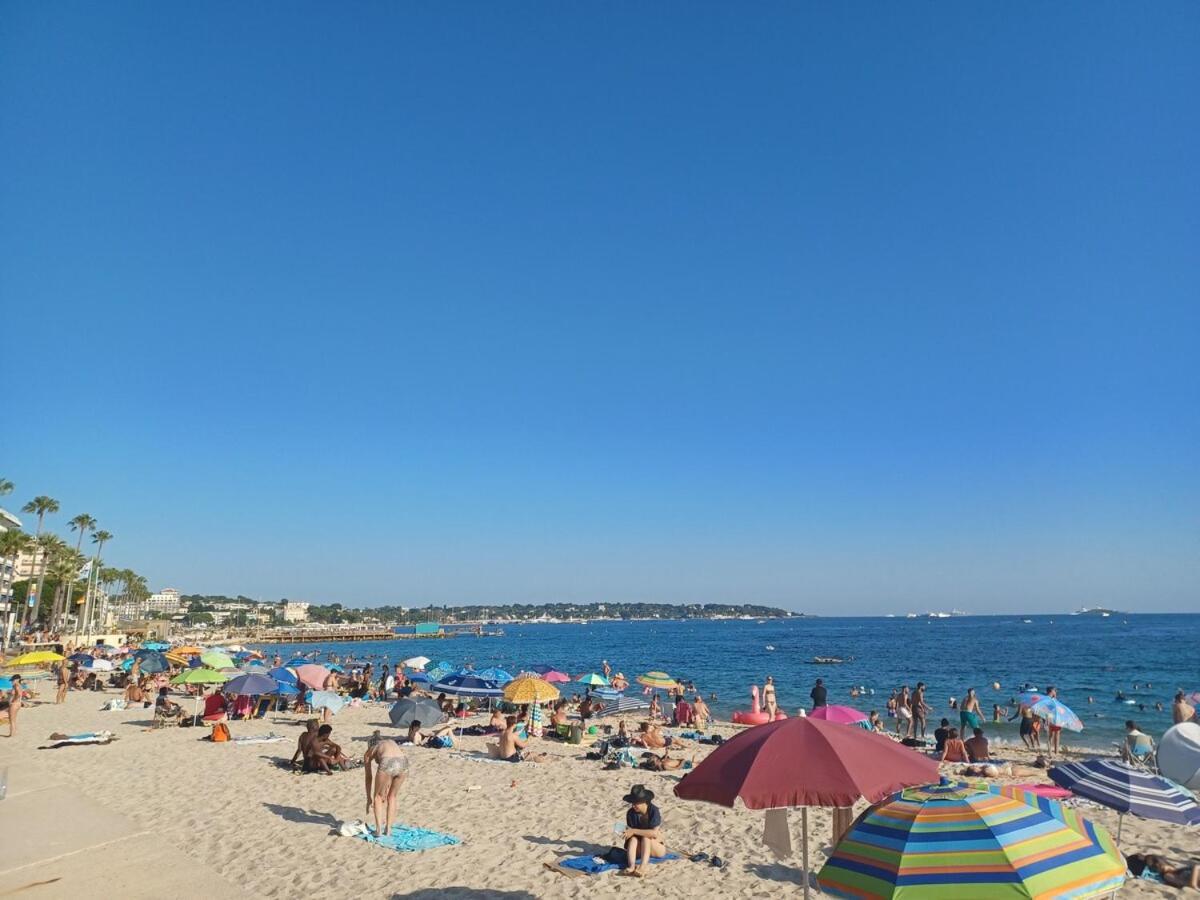 Juan Les Pins Tanit Studio Climatise Vue Sur Mer Piscine Antibes Exteriör bild