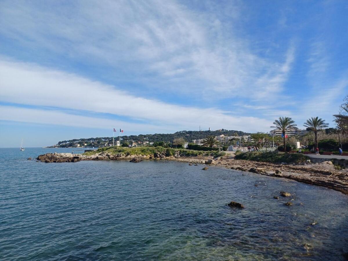 Juan Les Pins Tanit Studio Climatise Vue Sur Mer Piscine Antibes Exteriör bild
